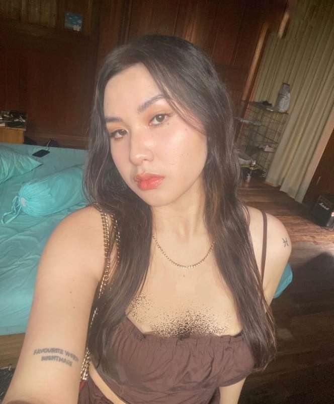 10 Potret Audrey Davis, Anak David NAIF yang Cantik & Hot Abis, Tato di Pinggang Bikin Salfok!