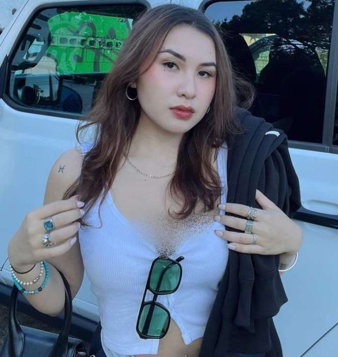 10 Potret Audrey Davis, Anak David NAIF yang Cantik & Hot Abis, Tato di Pinggang Bikin Salfok!