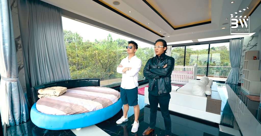 10 Potret Rumah Fransen Susanto, Sosok Sultan Bosnya Raffi Ahmad, Hunian Artis Tak Ada Apa-Apanya!