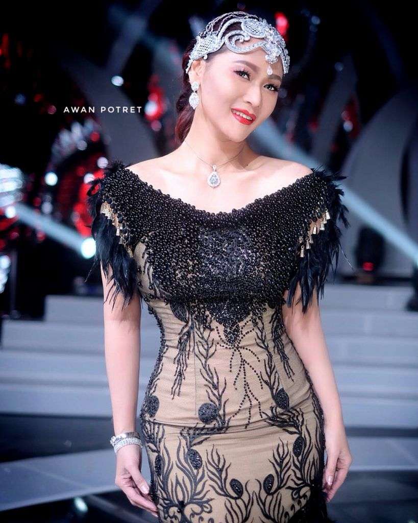Sederet Artis Terkenal Ini Dulu Pernah Hidup Susah, Kini Tajir Melintir!