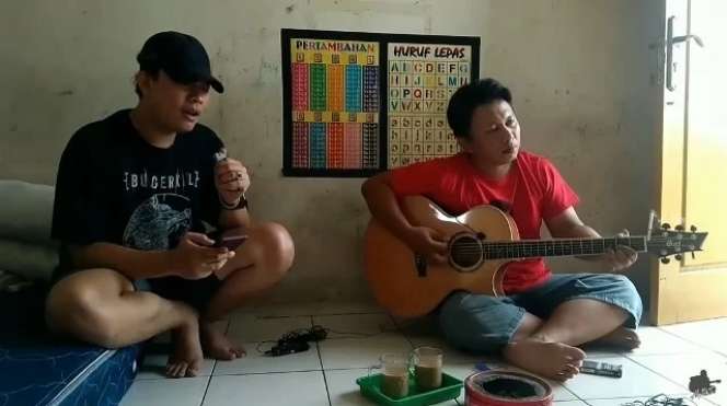 Penghasilan Rp8,8 Miliar, Youtuber Alif Ba Ta Malah Tinggal di Rumah Sederhana & Kumuh, Lihat 7 Potretnya