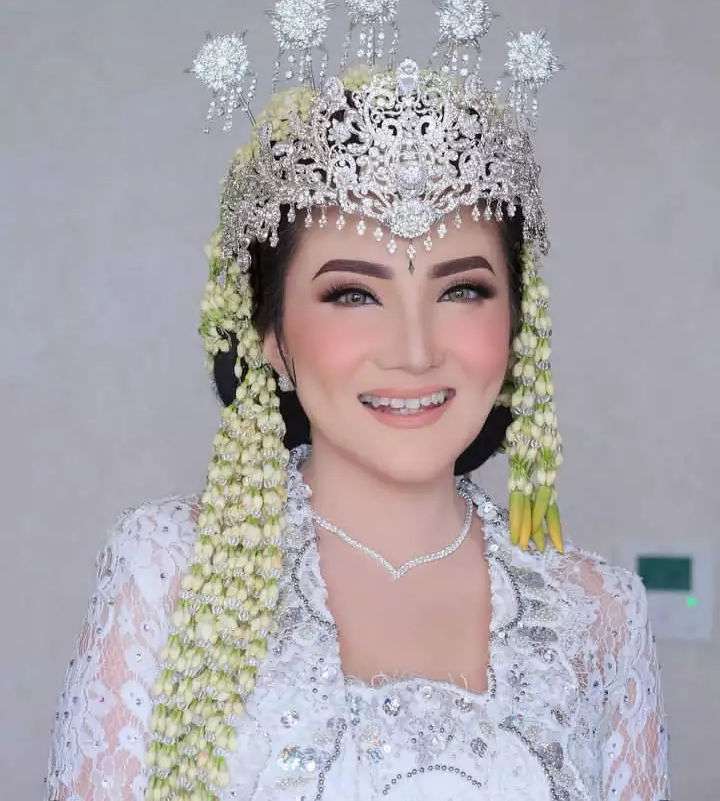 Sederet Potret DJ Cantik Saat Menikah, Terbaru Kiki Amalia