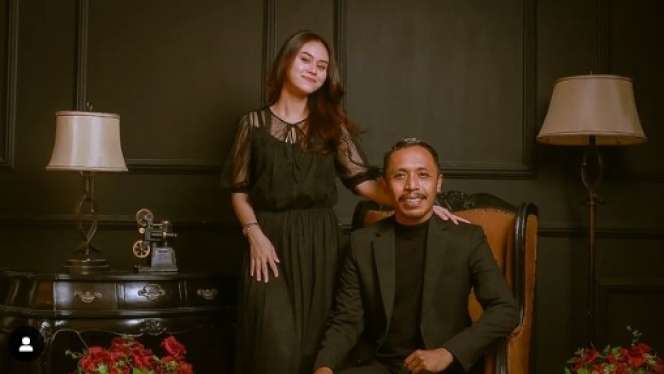 Ingat Mas Pur Tukang Ojek Pengkolan? Kehidupan Aslinya Lebih Indah dari Sinetron, Punya Istri Cantik & Muda, Pekerjaannya Disorot