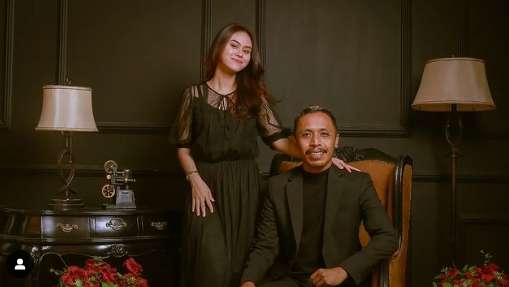 Ingat Mas Pur Tukang Ojek Pengkolan? Kehidupan Aslinya Lebih Indah dari Sinetron, Punya Istri Cantik & Muda, Pekerjaannya Disorot