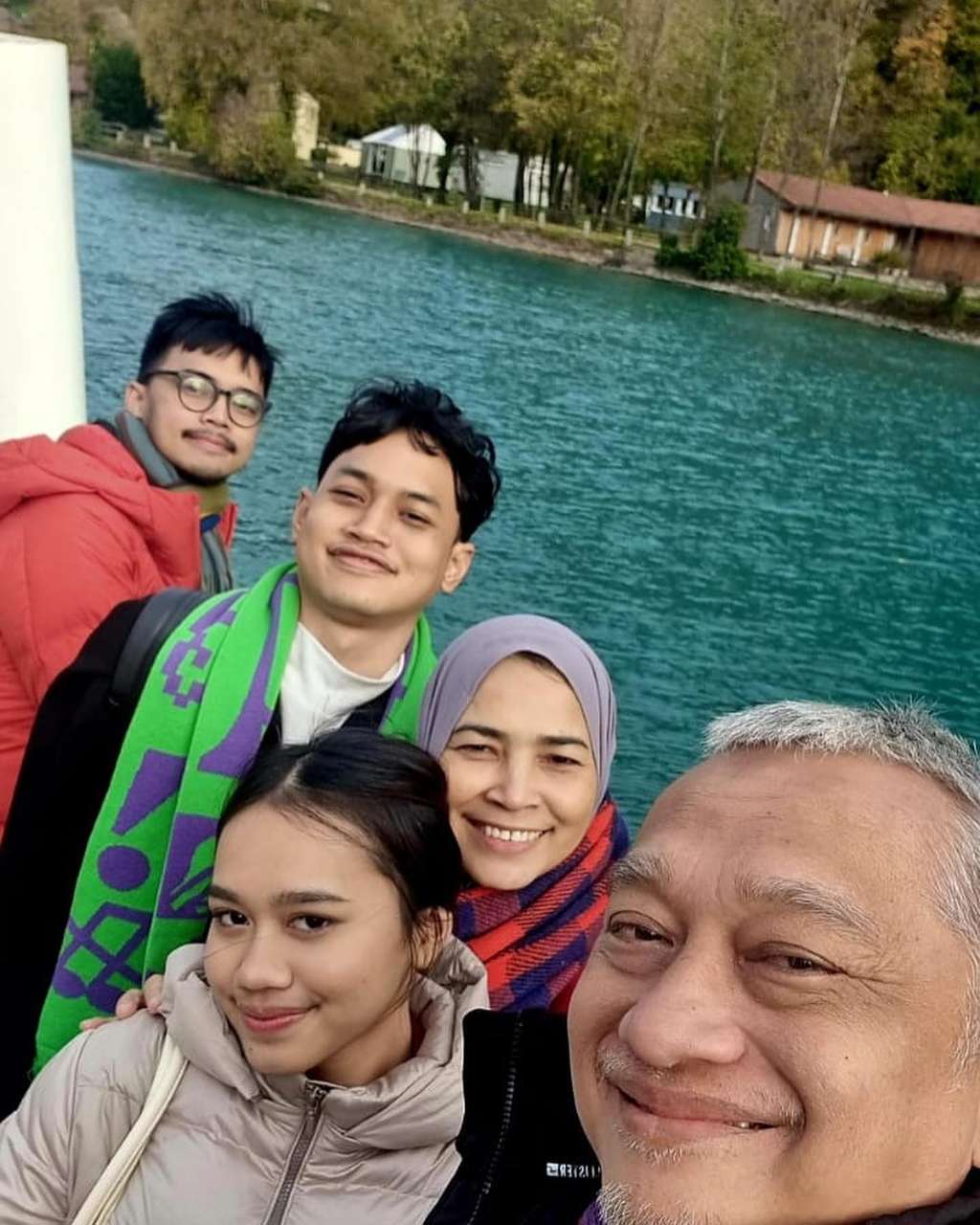 10 Tahun Dimadu dengan Karyawan Sendiri, 8 Potret Myrna Yuanita Istri Pertama Dik Doank, Berkelas Abis!