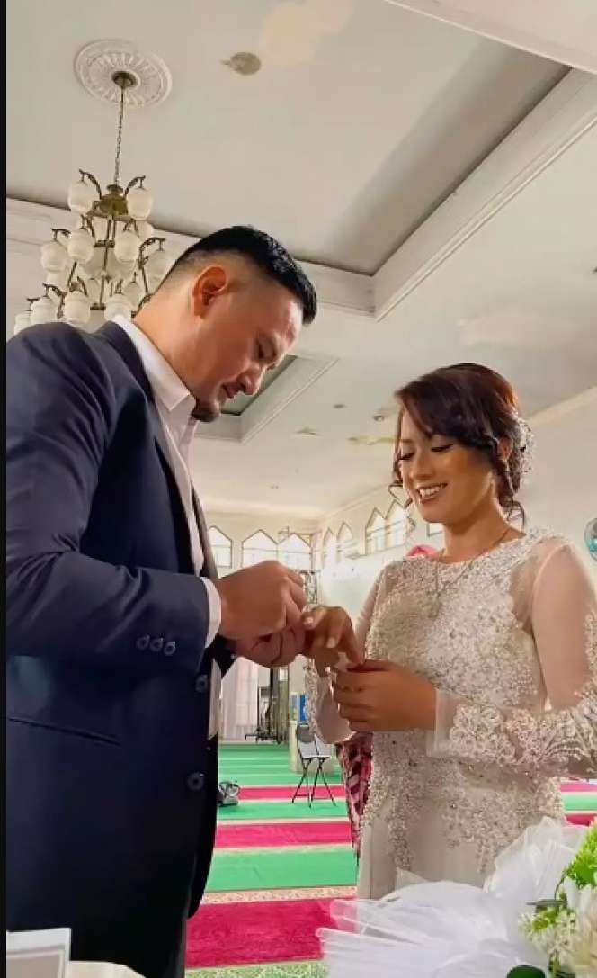 Potret Pernikahan Mudjie Massaid Adik Ipar Angelina Sondakh, Sosok Sang Istri Tuai Sorotan!