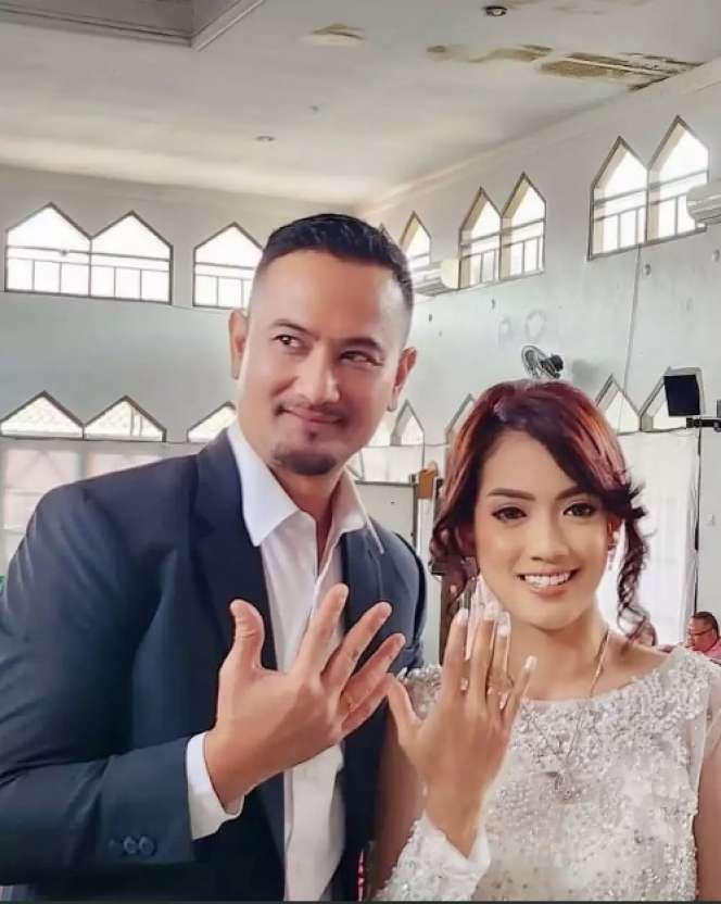Potret Pernikahan Mudjie Massaid Adik Ipar Angelina Sondakh, Sosok Sang Istri Tuai Sorotan!