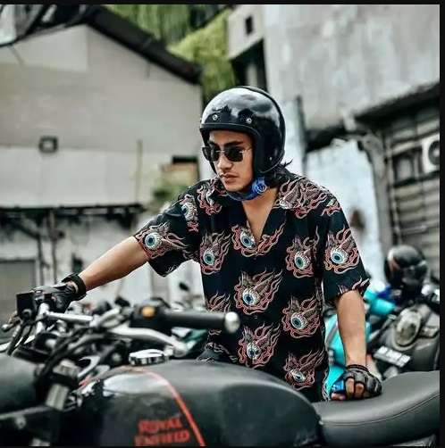 Potret Transformasi Abidzar Al Ghifari Anak Umi Pipik, Dulu Sering Pakai Peci Kini Gayanya Rocker Abis!