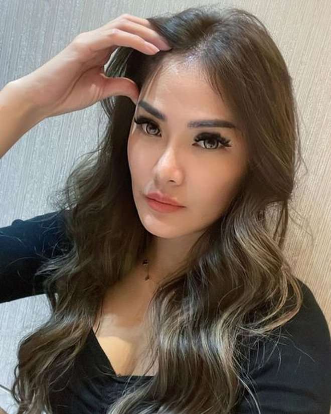 Potret Vegen Acni Mantan Istri Pertama Vincent Raditya, Dijuluki Hot Mom