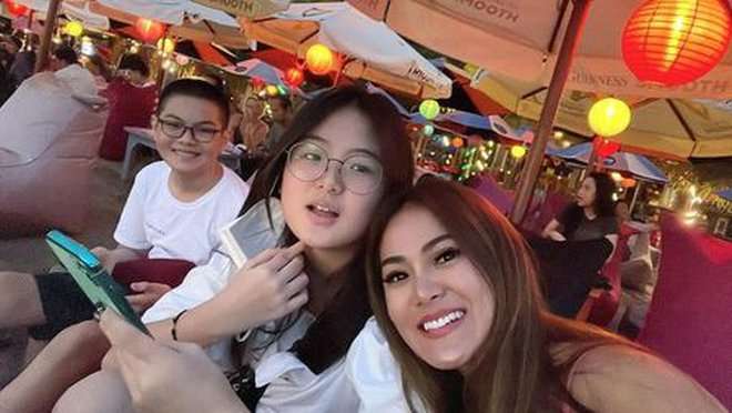 Potret Vegen Acni Mantan Istri Pertama Vincent Raditya, Dijuluki Hot Mom