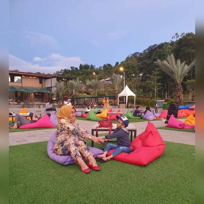 Potret Daus Mini Bareng Istri yang Jarang Tersorot, Diterpa Isu Perpisahan