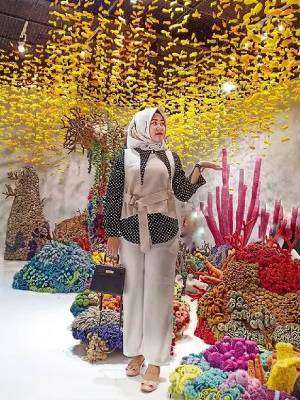Potret OOTD Gonjreng Shelvie Hana Istri Daus Mini