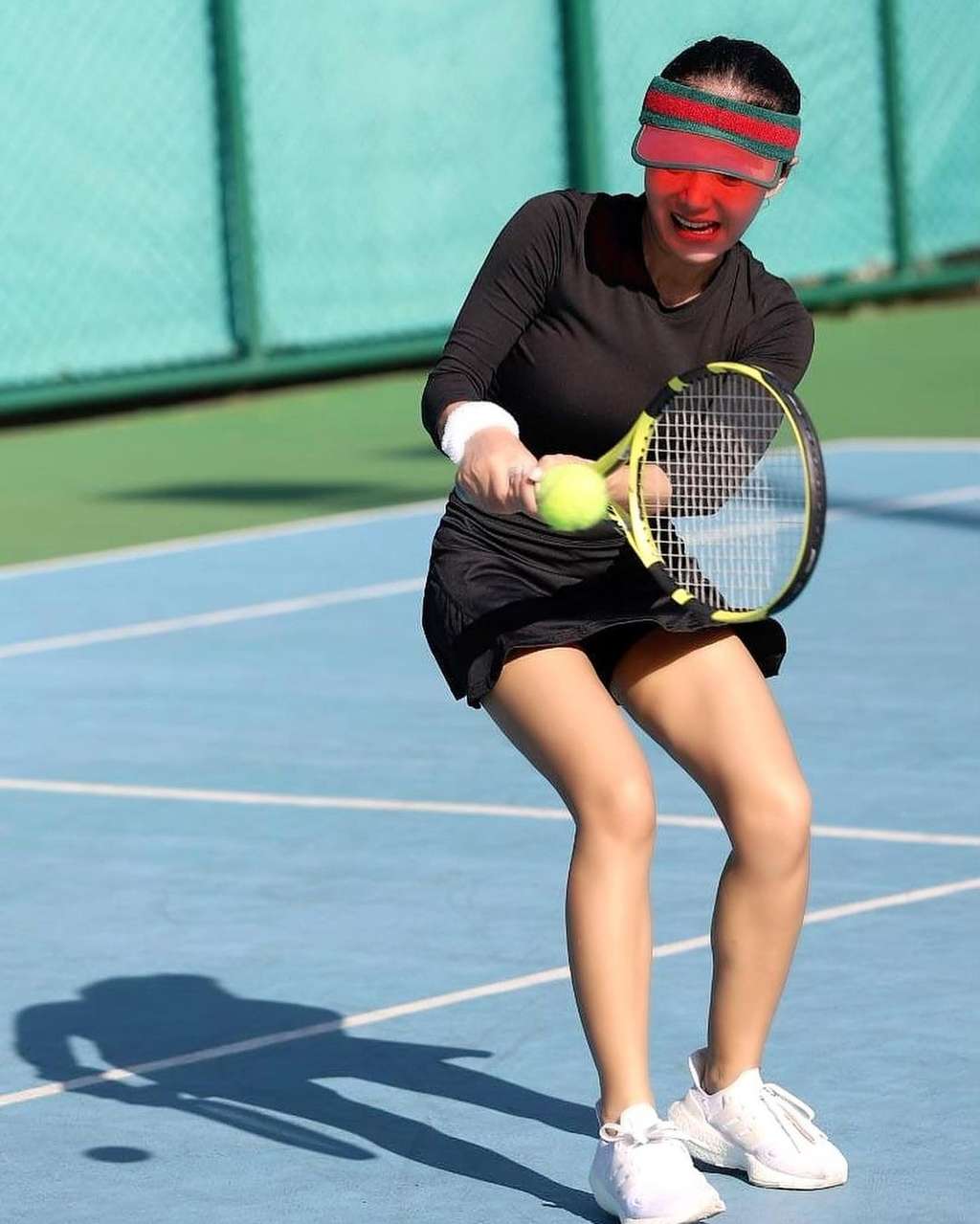 Potret Yuni Shara Main Tenis, Netizen Salfok Kebagian Ini