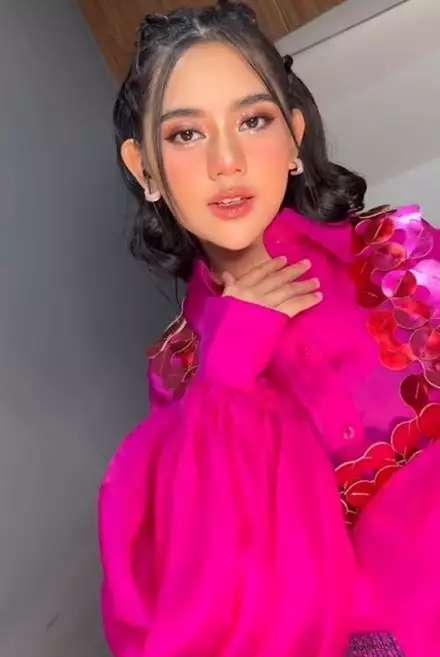 Viral MUA Bagikan Tutorial Makeup Ziva Magnolya, Hasilnya Malah Mirip Rachel Vennya? Lihat 8 Potretnya