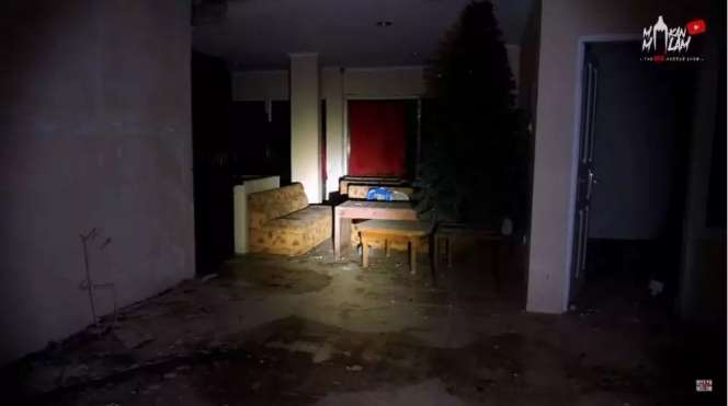 10 Potret Rumah Chelsea Olivia yang 4 Tahun Terbengkalai, Tinggalkan Sebuah Kerangkeng Besar, Ngeri!