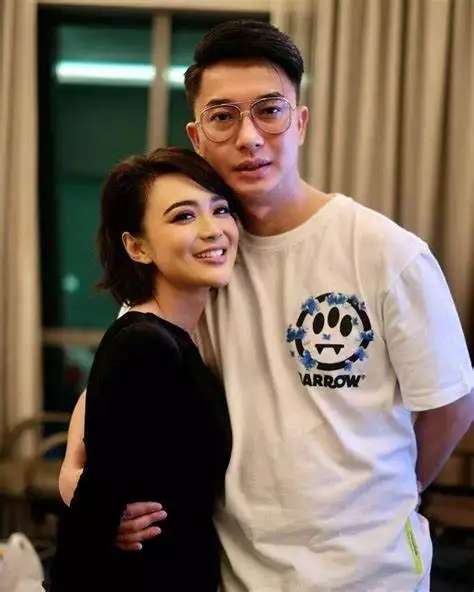 10 Potret Mesra Wika Salim & Pacarnya yang Disebut Mirip Indra Kenz, Netizen: Gantengan Ini!