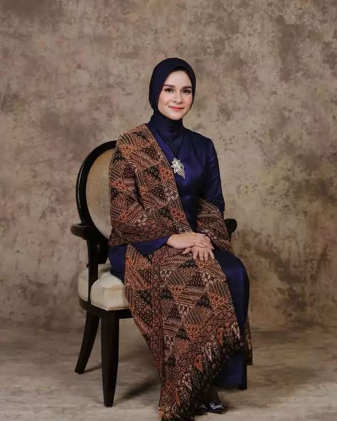 Jebolan Indonesian Idol ini Jadi Istri Bupati, Siapa Dia? Lihat 10 Potretnya yang Kini Bak Sosialita!