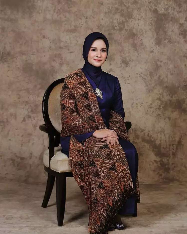 Jebolan Indonesian Idol ini Jadi Istri Bupati, Siapa Dia? Lihat 10 Potretnya yang Kini Bak Sosialita!