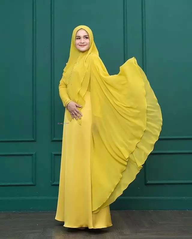 Jebolan Indonesian Idol ini Jadi Istri Bupati, Siapa Dia? Lihat 10 Potretnya yang Kini Bak Sosialita!