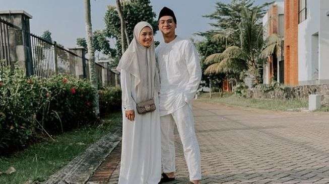 Ingat Herfiza Istri Ricky Harun? Hilang dari Layar Kaca, Profesi Barunya Ternyata Lebih Menggiurkan!