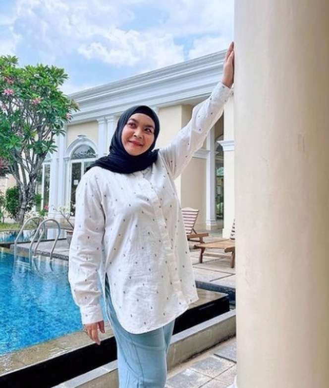 Ingat Pelawak Ulfa Dwiyanti? Lama Menghilang Kabarnya Bikin Syok, Tak Malu Jualan Seblak, Lihat 8 Potretnya