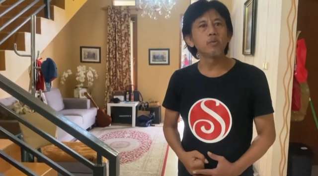 Punya Istri Cantik! Epy Kusnandar `Kang Mus` Preman Pensiun Ternyata Tinggal di Rumah Sederhana, Lihat 8 Potretnya