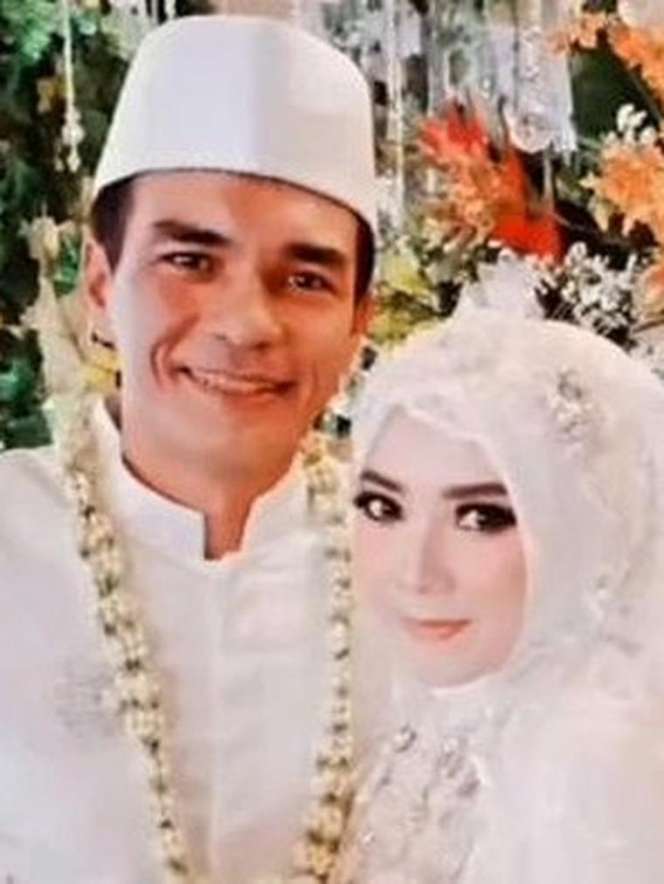 Potret Anne Kurniasih Istri Baru Teddy Syach, Ternyata Bukan Orang Sembarangan!