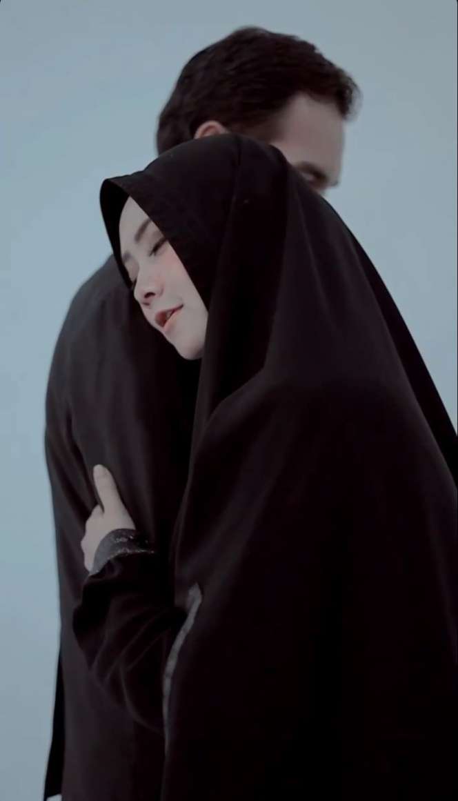 Potret Anne Kurniasih Istri Baru Teddy Syach, Ternyata Bukan Orang Sembarangan!