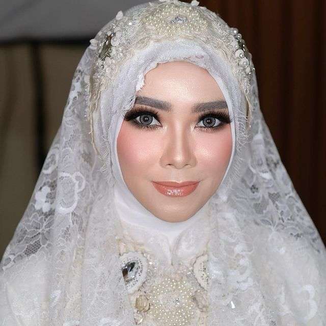 Potret Anne Kurniasih Istri Baru Teddy Syach, Ternyata Bukan Orang Sembarangan!