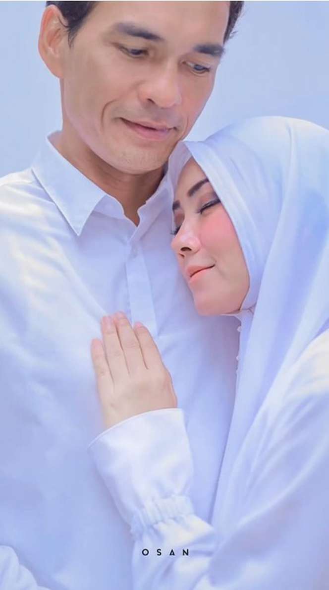 Potret Anne Kurniasih Istri Baru Teddy Syach, Ternyata Bukan Orang Sembarangan!