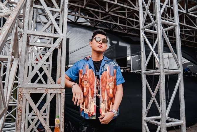 10 Orang Luar Negeri Jadi Artis Terkenal di Indonesia, Terakhir Digosipkan Pacari Lucinta Luna!