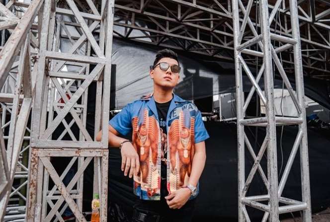 10 Orang Luar Negeri Jadi Artis Terkenal di Indonesia, Terakhir Digosipkan Pacari Lucinta Luna!