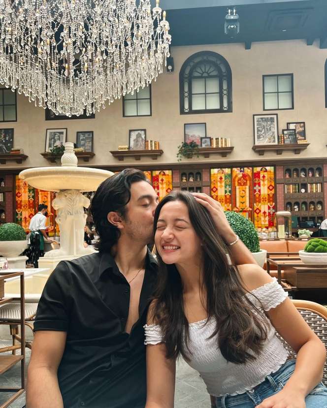 Potret Seleb Kakak Beradik yang Sering Dikira Pacaran, Kedekatannya Bikin Iri!