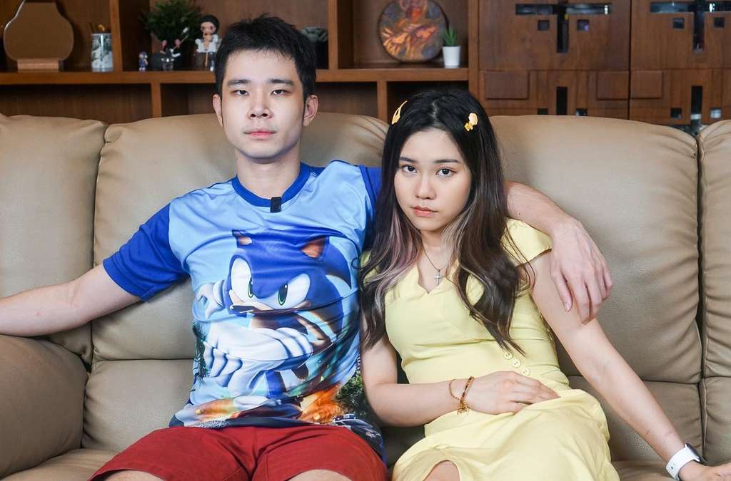 Potret Seleb Kakak Beradik yang Sering Dikira Pacaran, Kedekatannya Bikin Iri!