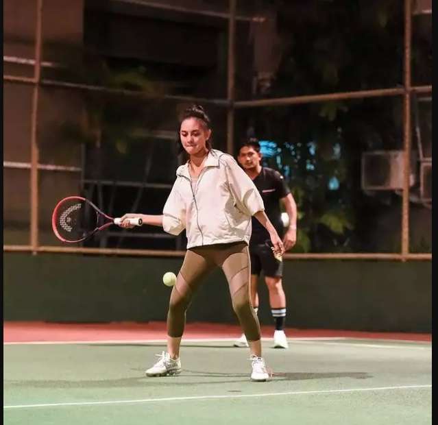 Potret Seleb Cantik Usia 40-an Saat Main Tenis, Penampilan Mulan Jameela Beda Dari yang Lain!