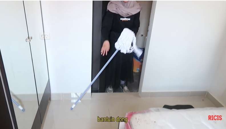 10 Potret Kos-Kosan Ria Ricis di Gang Sempit, Kamar Tidurnya Semewah Hotel Bintang Lima!