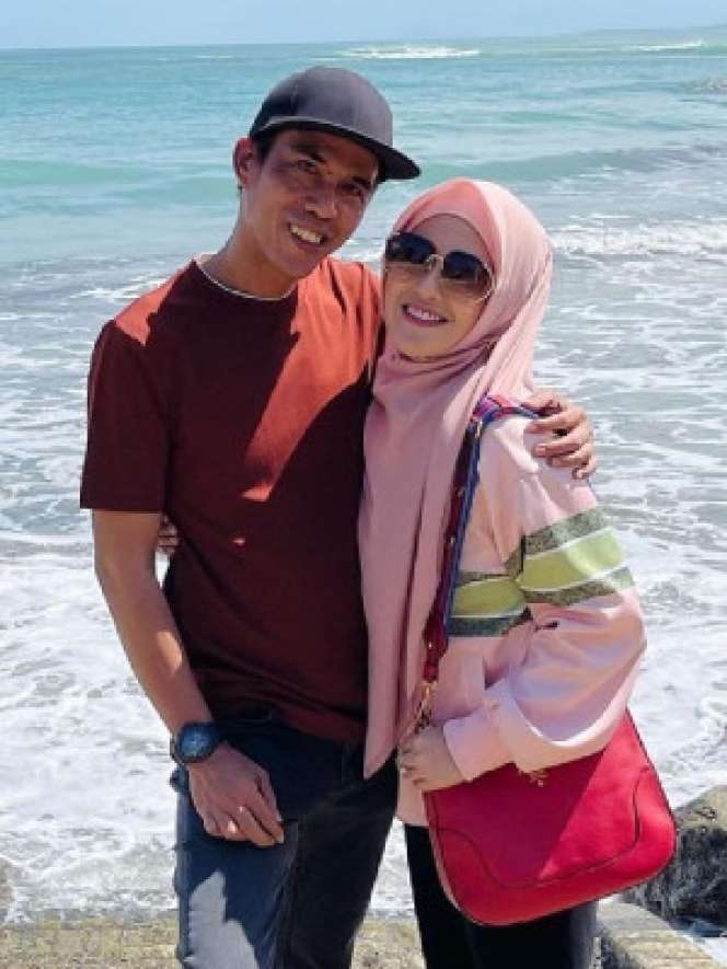 6 Seleb Ini Langsung Nikah Lagi Usai Cerai, Ada yang Persunting Mantan Istri Sahabatnya!