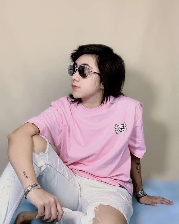 Ingat Dera Jebolan Indonesian Idol? Dulu Tomboy & Dituding Lesbian, Kini Disebut Makin Ganteng, Cek 8 Potretnya