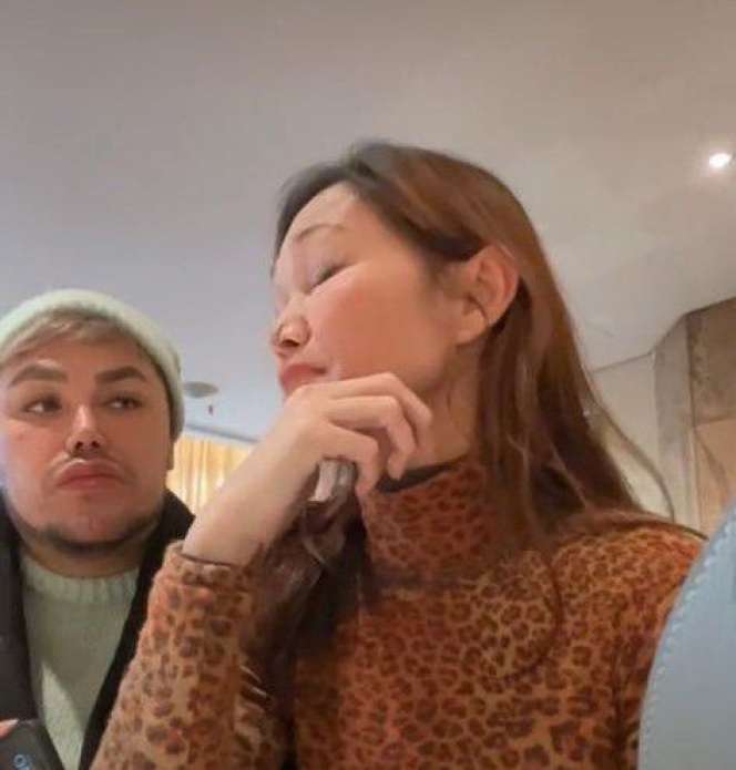 8 Potret Bunda Corla Usai Dimakeover Ivan Gunawan, Penampilannya Berubah Drastis!
