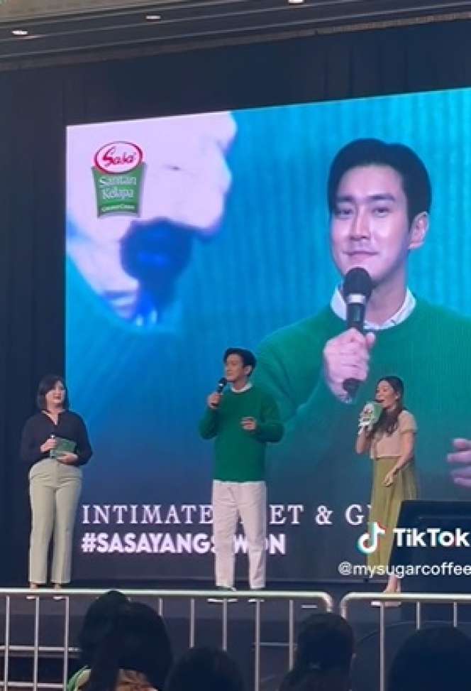 Potret Choi Siwon Sapa Penggemar di Jakarta, Sambil Demo Bikin Rendang