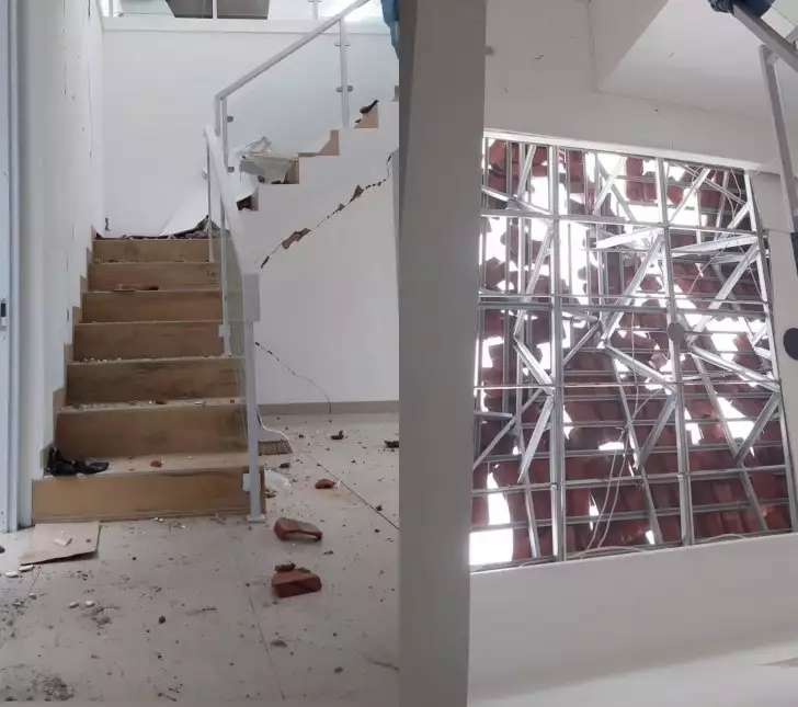 Baru Dihuni 8 Bulan, Rumah Gedongan Ini Hancur Karena Gempa Cianjur, Lihat 11 Potretnya Miris Banget!