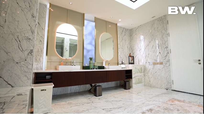 Potret Kamar Mandi di Rumah Crazy Rich Juragan 99 dan Shandy Purnamasari, Tampilannya Bikin Melongo!