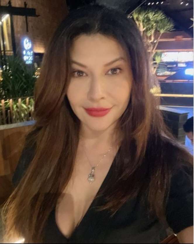 Potret Artis Lawas yang Masih Betah Menjanda, Penampilannya Curi Perhatian!