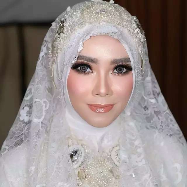 10 Potret Anne Istri Baru Teddy Syach Jika Tanpa Makeup, Kecantikannya Disebut Bak Bidadari!