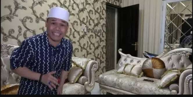 Adu Mewah Rumah Akri VS Eko Patrio, Beda Banget Bak Bumi dan Langit!
