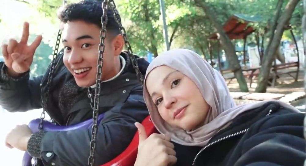 Potret Fiki Naki dan Tugba Main di Taman Turki, Netizen Doakan Berjodoh!