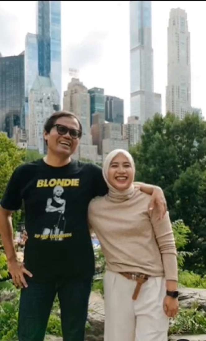 Potret Soleh Solihun dan Istri yang Kian Mesra di Usia Pernikahan ke-11 Tahun!