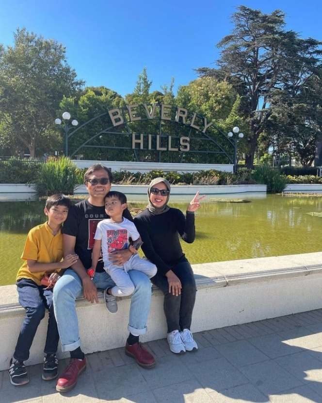 Potret Soleh Solihun dan Istri yang Kian Mesra di Usia Pernikahan ke-11 Tahun!