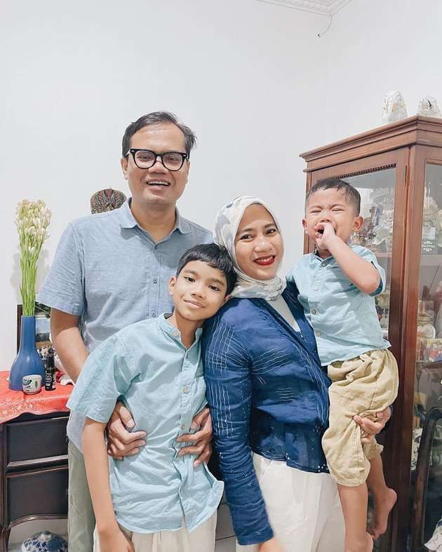 Potret Soleh Solihun dan Istri yang Kian Mesra di Usia Pernikahan ke-11 Tahun!