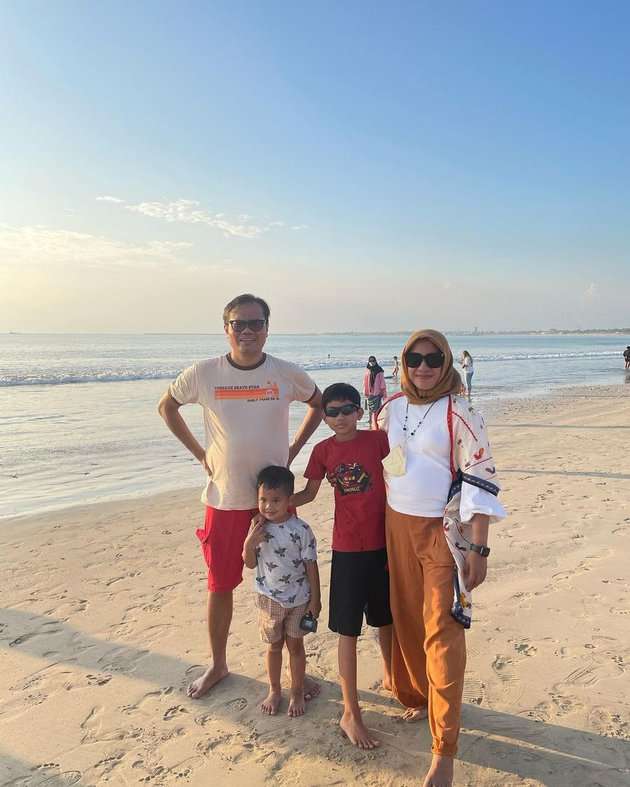 Potret Soleh Solihun dan Istri yang Kian Mesra di Usia Pernikahan ke-11 Tahun!
